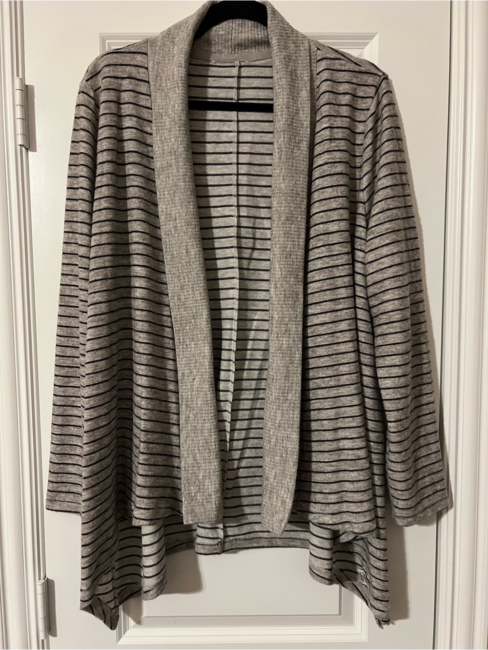 Striped Open-Front Women's Cardigan Sweater - Light Gray/Black